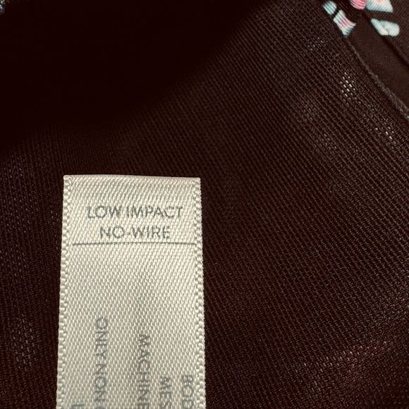 Livi Active Low Impact No Wire Sports Bra - Picture 5 of 6